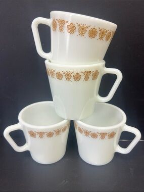 Vintage 1970’s PYREX set of 4 “Butterfly Gold”  milk glass D handle mugs